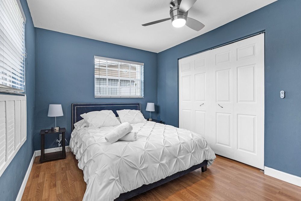 undefined Dania Hills w Pool 10 min to Beach 10