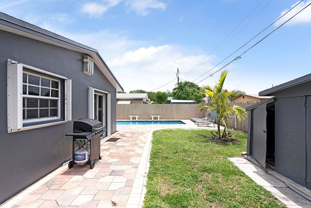 undefined Dania Hills w Pool 10 min to Beach 8