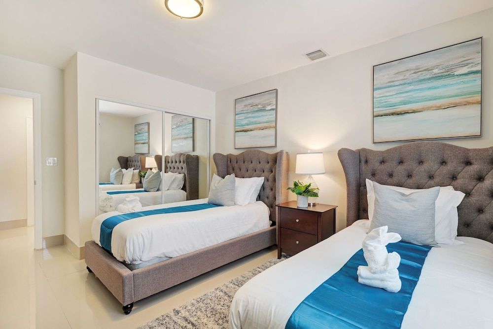 Family-Friendly Beach House, Steps to Beach House 8