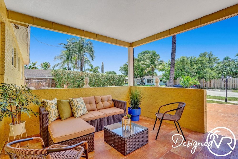 Beautiful 4 BR with Private Heated Pool House 20