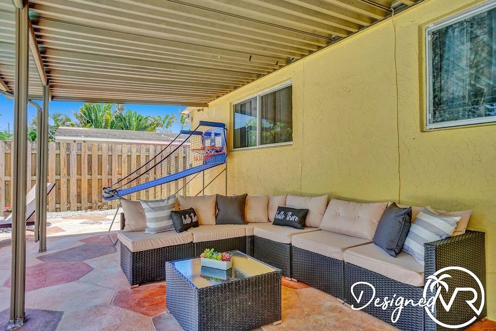 Beautiful 4 BR with Private Heated Pool House 19