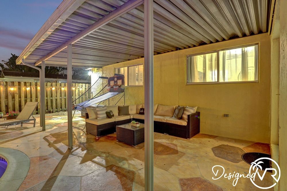 Beautiful 4 BR with Private Heated Pool House 23