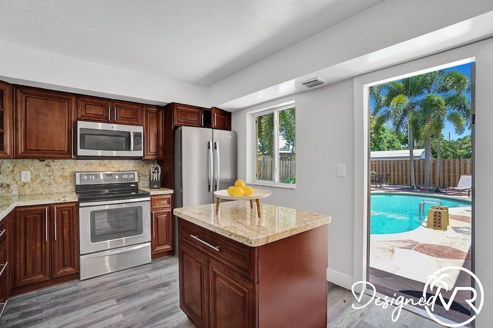 Beautiful 4 BR with Private Heated Pool House 12