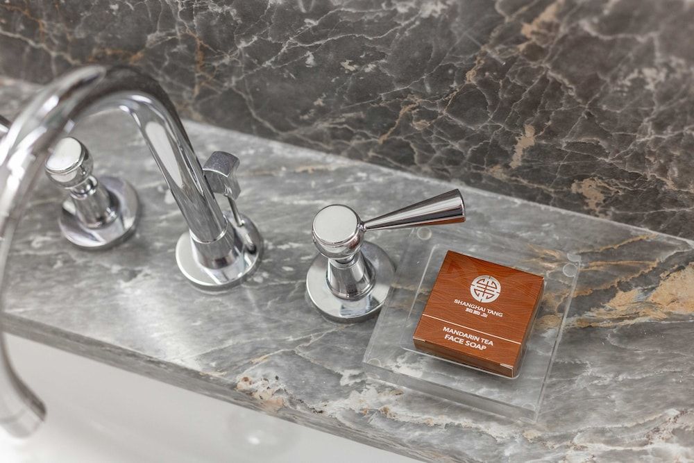 Charming Beachfront Condo With Large Balcony Apartment (2 Bedrooms) 37