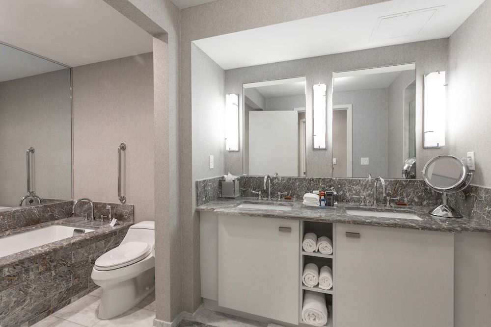 Charming Beachfront Condo With Large Balcony Apartment (2 Bedrooms) 35