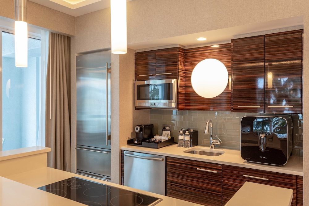 undefined Charming Beachfront Condo With Large Balcony 10