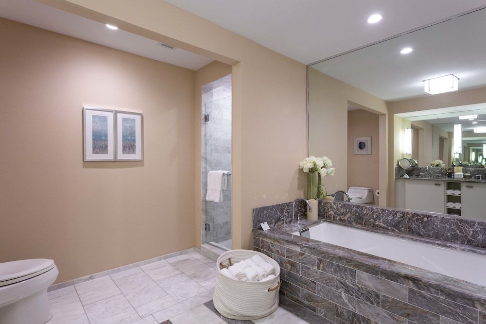 Luxury Condo on the Beach Apartment (1 Bedroom) 12