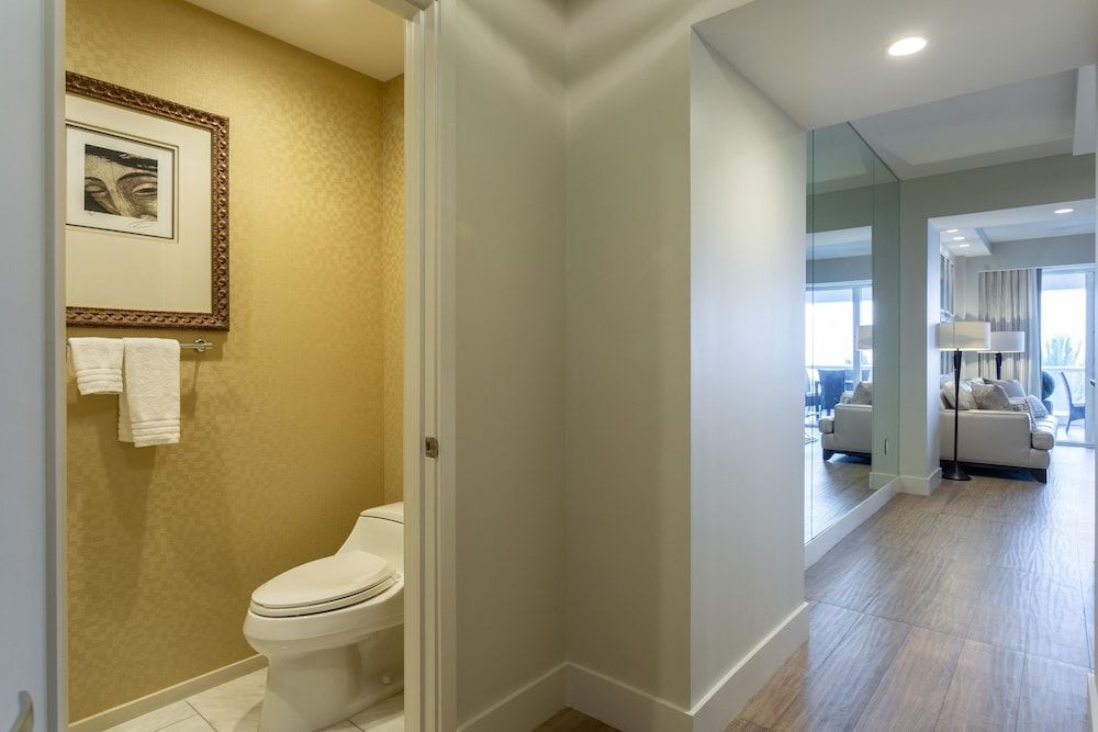 Luxury Condo on the Beach Apartment (1 Bedroom) 16