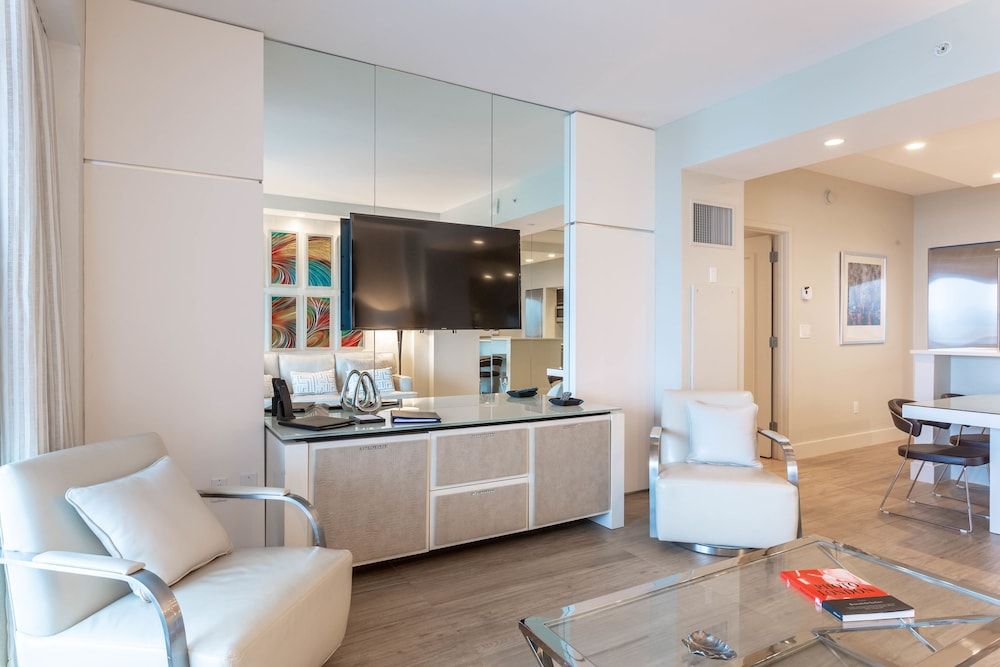 Luxury Condo on the Beach Apartment (1 Bedroom) 21