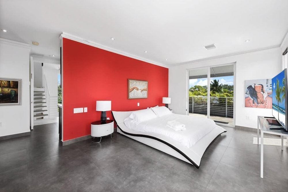 undefined Modern Home w/ Roof Deck & Pool 4