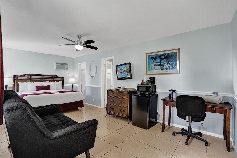 The Grand Resort and Spa Deluxe Single Room, Men only, Pool View 10