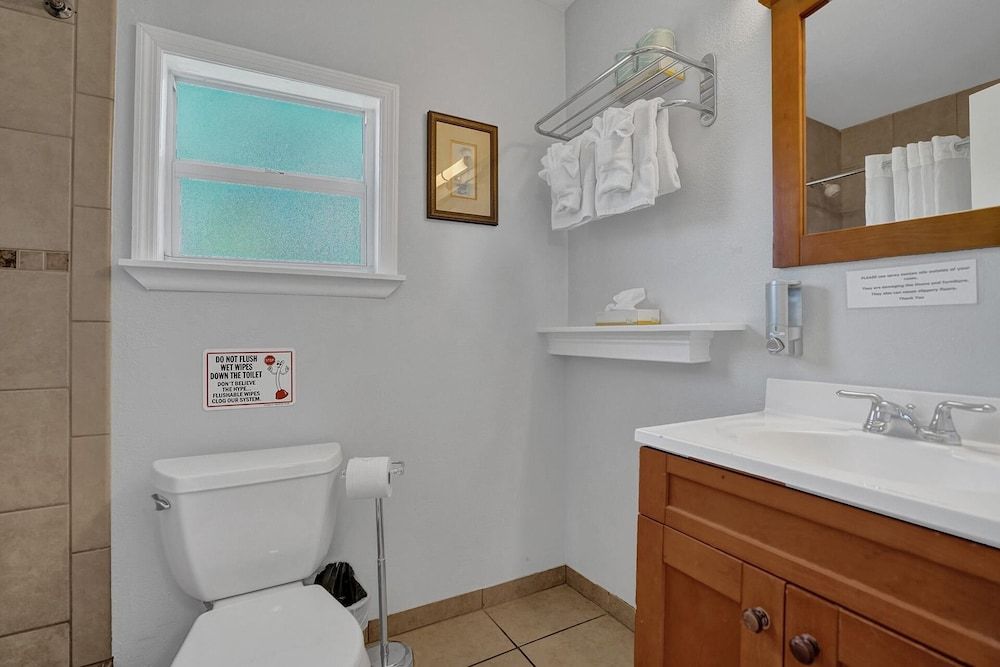 The Grand Resort and Spa Deluxe Single Room, Men only, Pool View 15