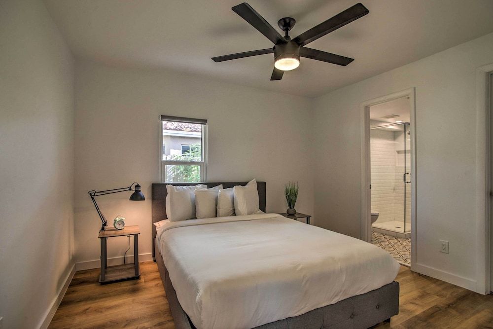 undefined Modern Home w/ Shared Pool in Fort Lauderdale! 6