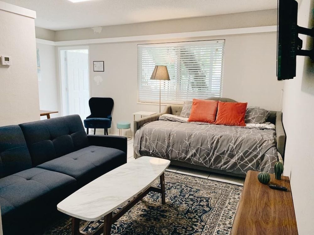 Galleria Apartments by Lowkl Superior Double Studio w/ Patio, Kitchen & Futon 3