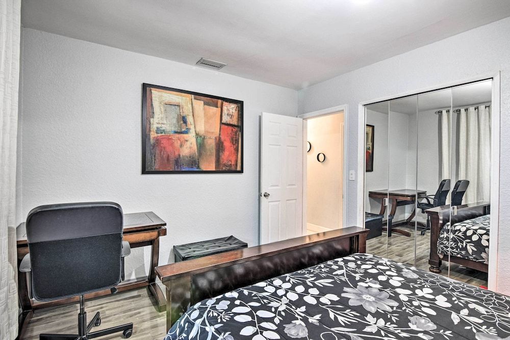 undefined Shady & Eclectic Fort Lauderdale Dwelling w/ Yard! 2