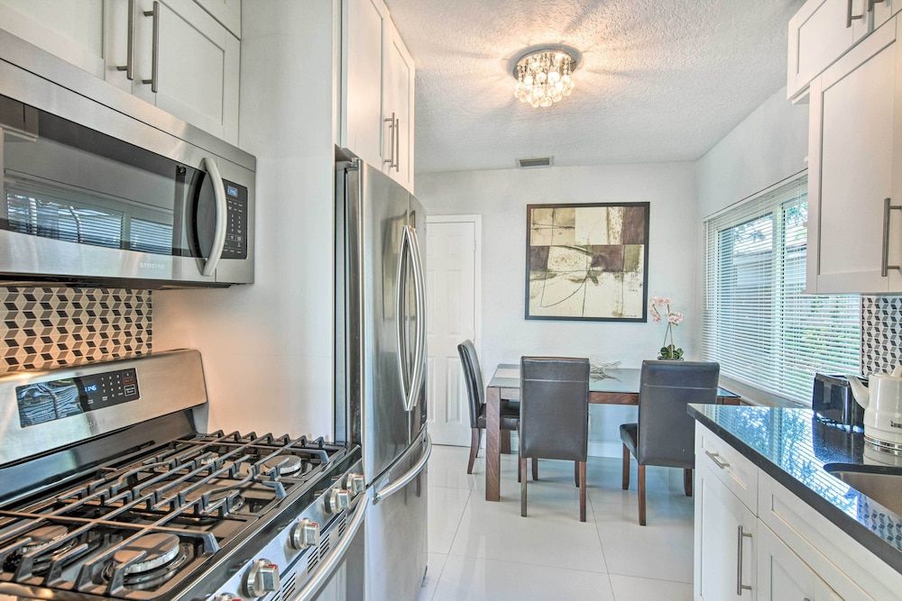 undefined Shady & Eclectic Fort Lauderdale Dwelling w/ Yard! 6