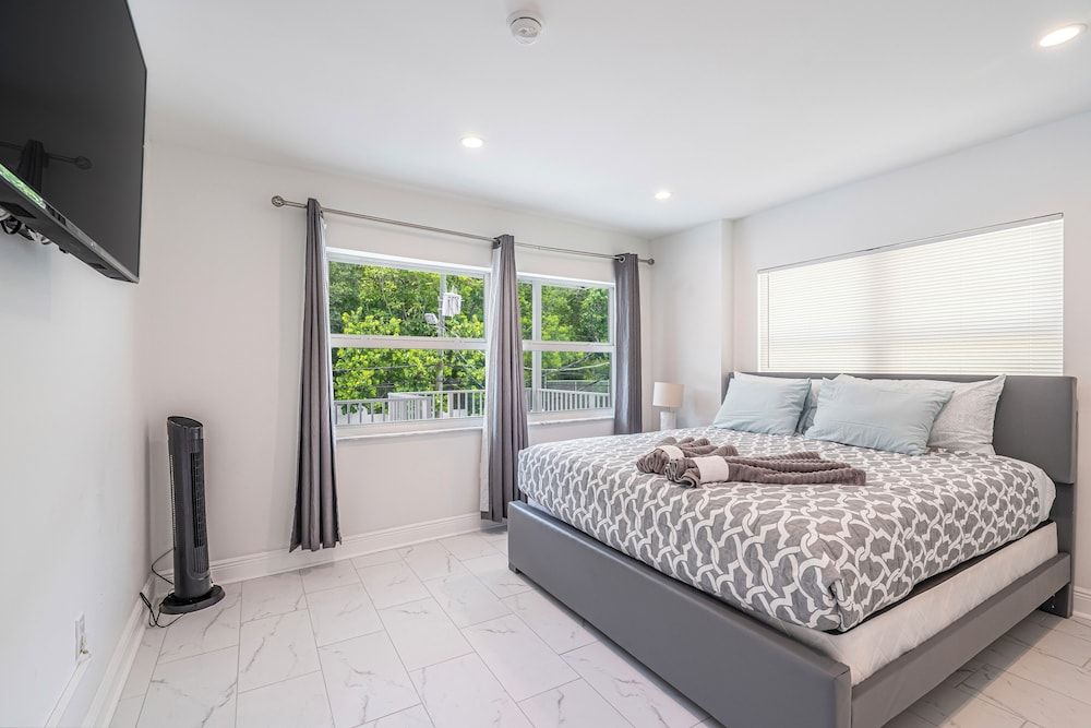 undefined Purple Pelican by Opus (Suite 1) 8