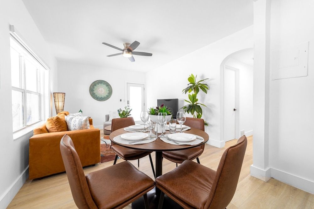 The Blue Parrot Deluxe Apartment 7