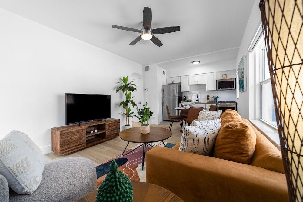 The Blue Parrot Deluxe Apartment 11