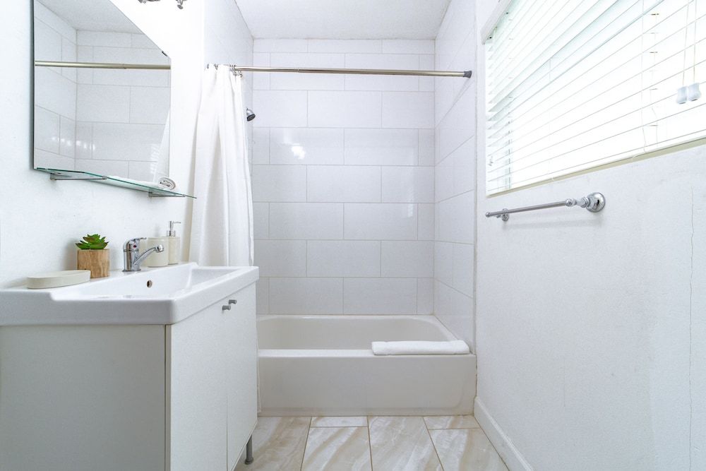 The Blue Parrot Standard Apartment 8