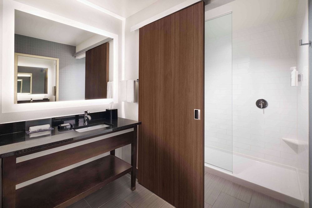 Hampton Inn & Suites Denver Downtown-Convention Center Two Queen Beds 3