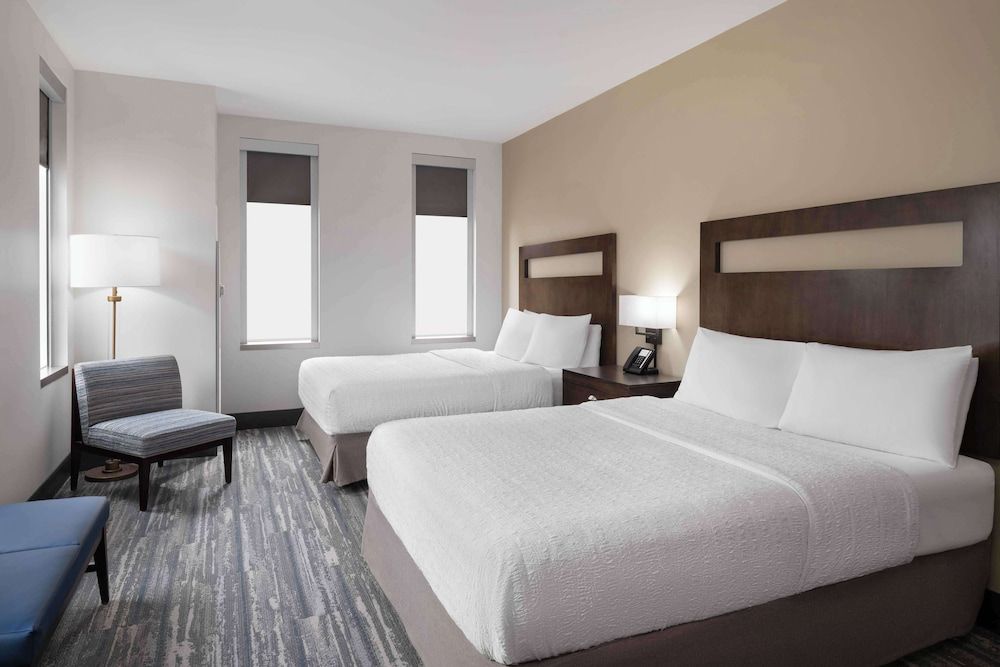 undefined Hampton Inn & Suites Denver Downtown-Convention Center