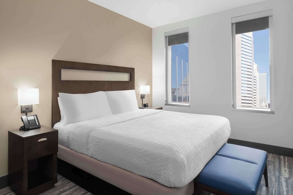 Studio, 1 King Bed, City View