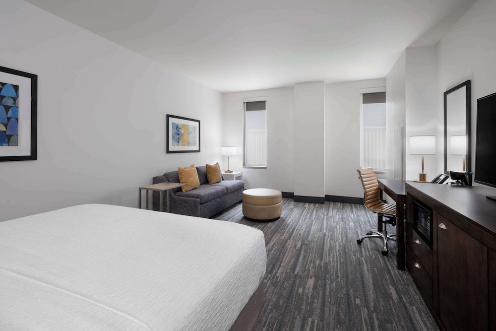 undefined Hampton Inn & Suites Denver Downtown-Convention Center 4