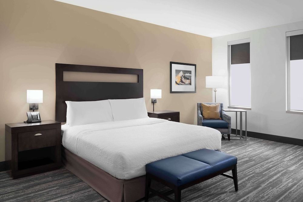 undefined Hampton Inn & Suites Denver Downtown-Convention Center 3