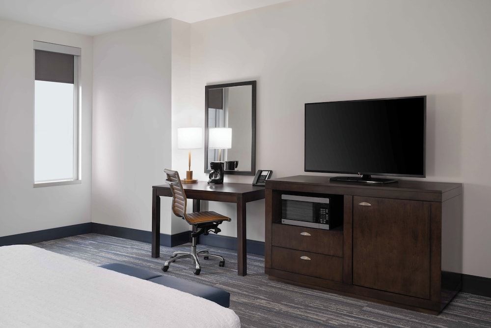 Hampton Inn & Suites Denver Downtown-Convention Center Two Queen Beds 5