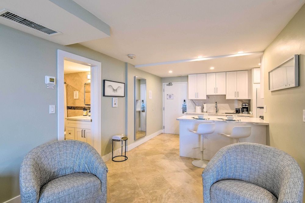 undefined Oceanfront Luxury Renovated Resort Getaway! 4