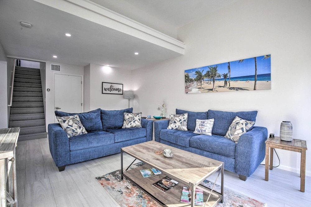 undefined Canal-front Condo: Walk to Downtown Ft Lauderdale!