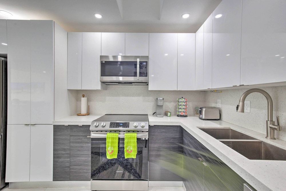 undefined Canal-front Condo: Walk to Downtown Ft Lauderdale! 5