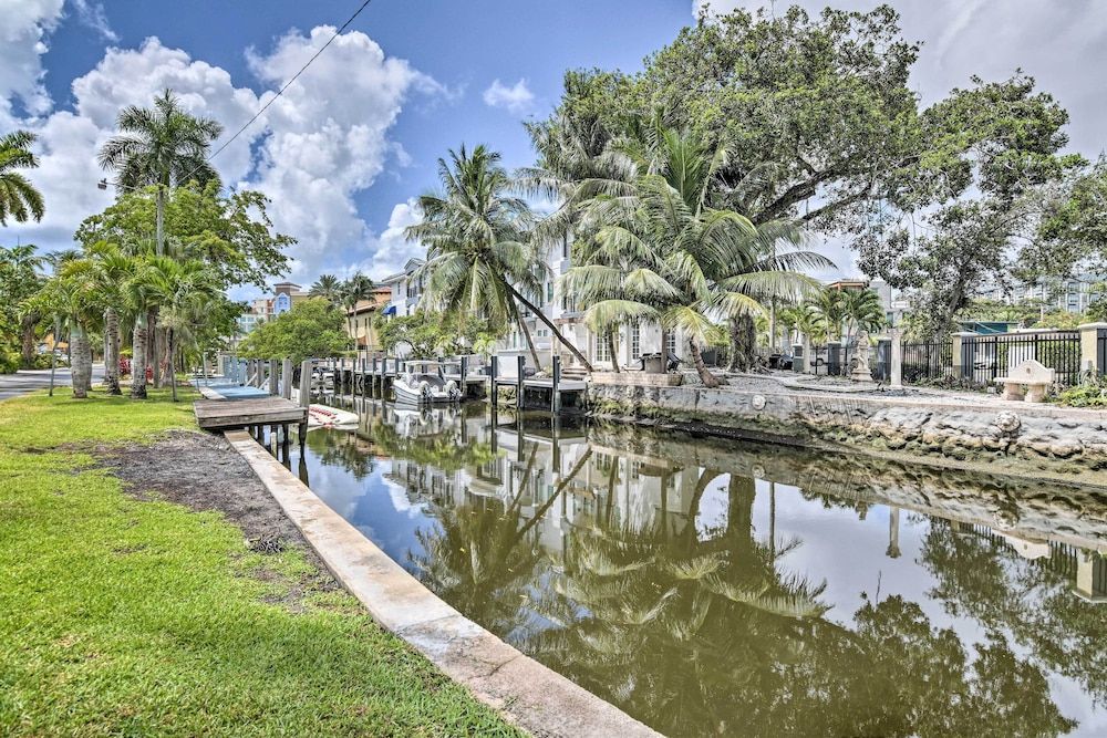 undefined Canal-front Condo: Walk to Downtown Ft Lauderdale! 2