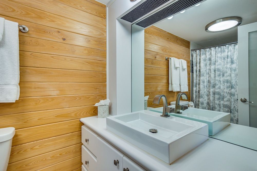 undefined Fort Lauderdale Vacation Rental: Walk to Beach! 10