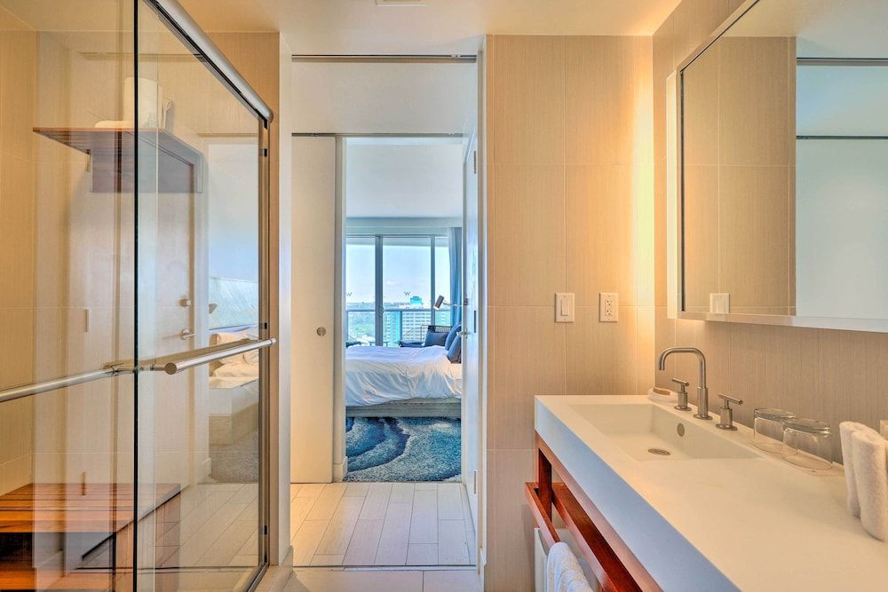 undefined Stunning Fort Lauderdale Resort Condo w/ Pool 8