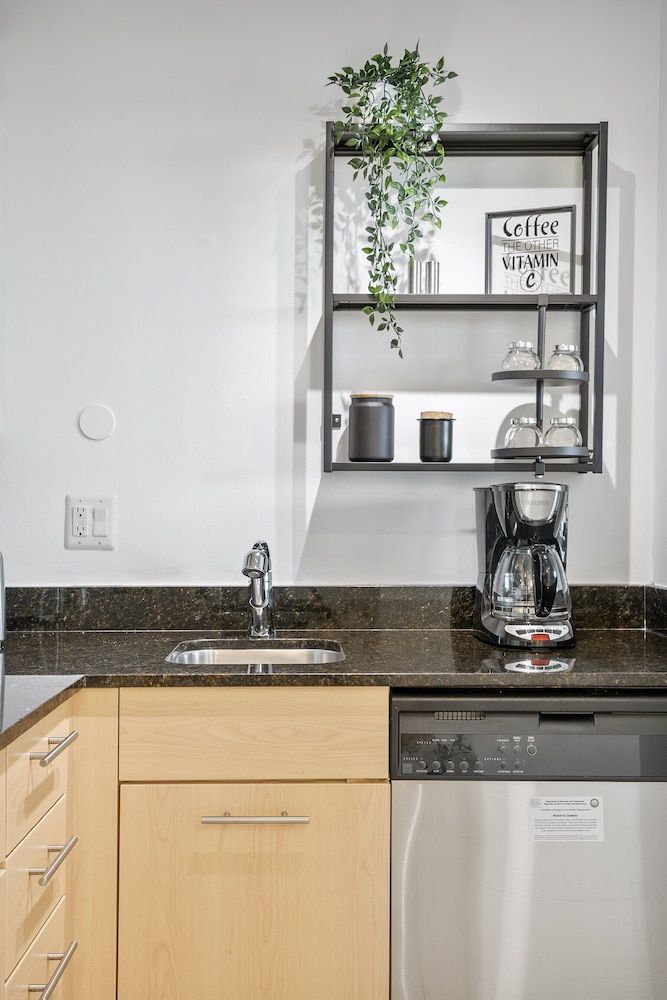 undefined Avi Lux Stay 8