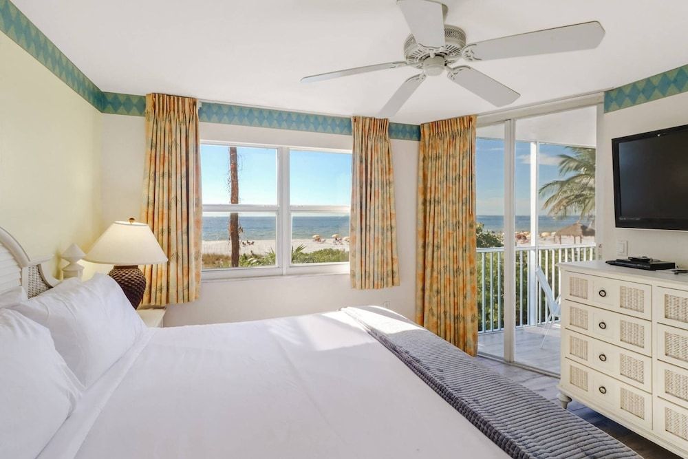 Condo (Estero Island Beach Villas 105)