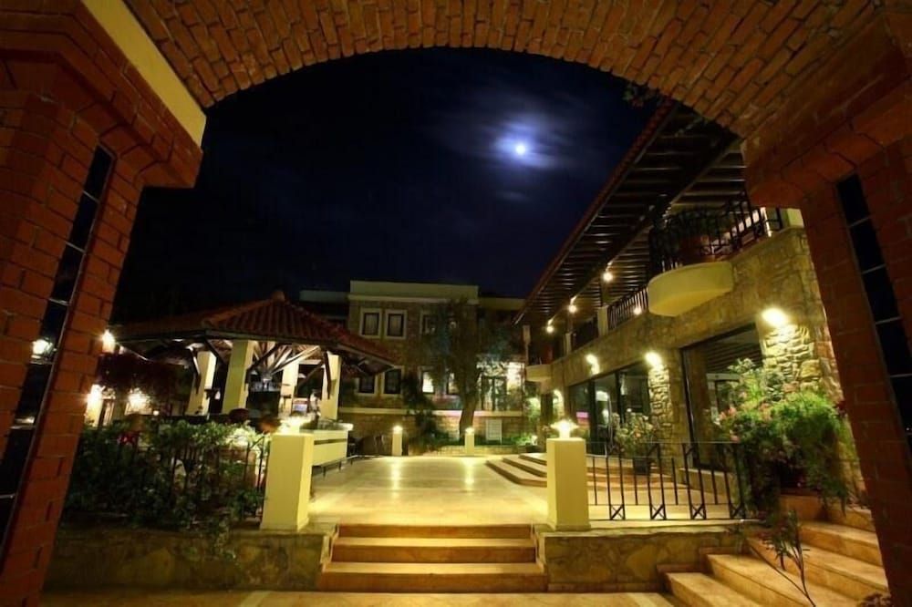 undefined Hotel Zeytinada 3