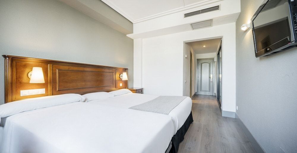 Hotel ILUNION Las Lomas Triple Room 3