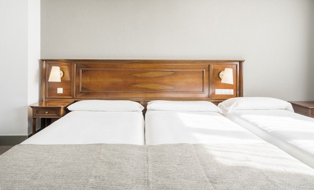 Hotel ILUNION Las Lomas Triple Room 4