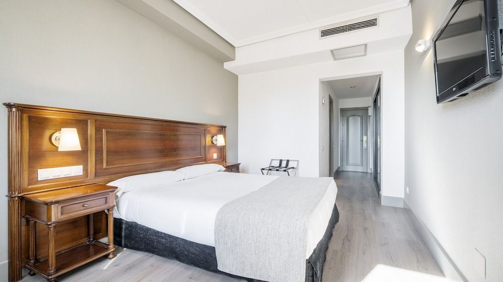 Hotel ILUNION Las Lomas Single Room 3