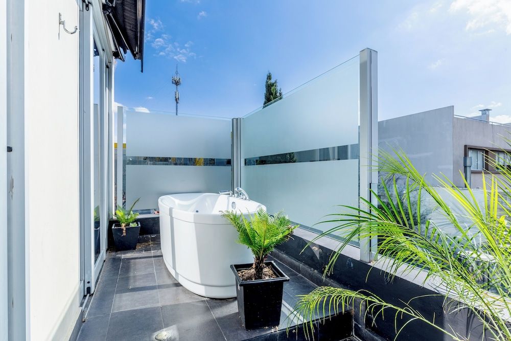 1828 Smart Hotel Luxury Suite 8