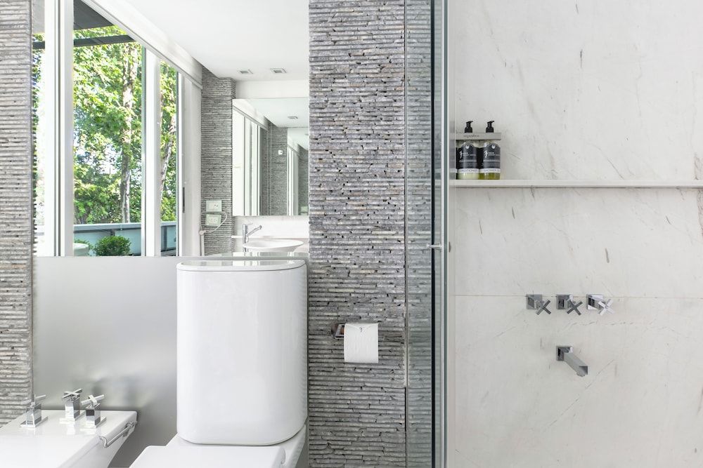 1828 Smart Hotel Luxury Suite 12