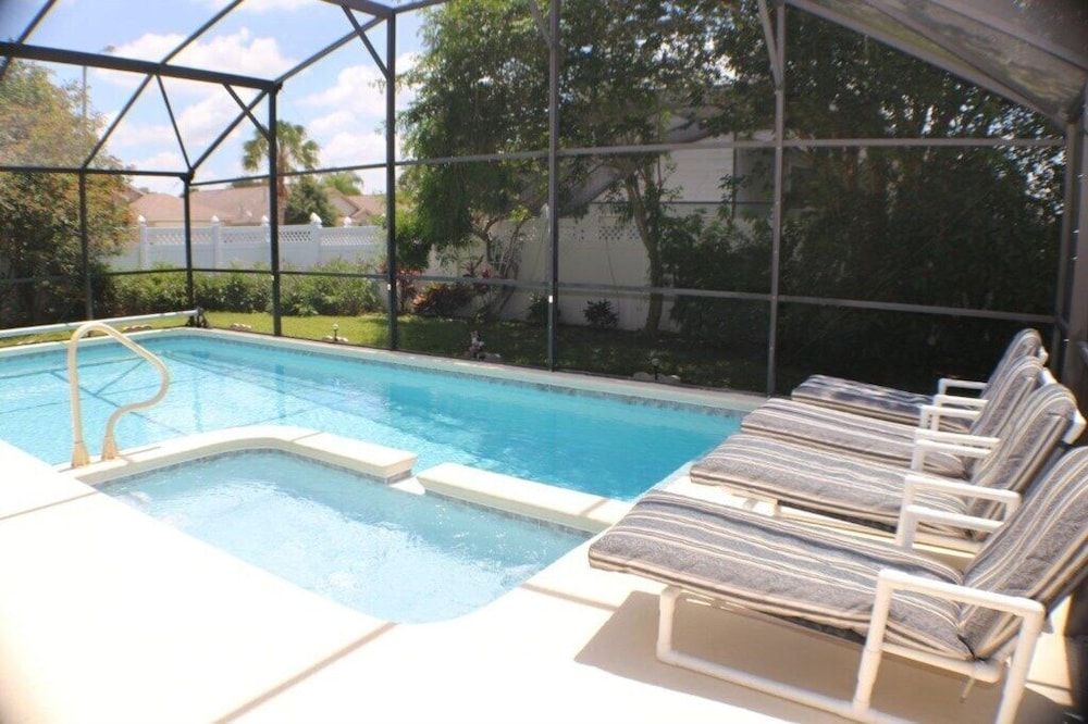 undefined Sun Kissed Delight! Lovely Pool & Spa! 4 Bedroom Home by RedAwning 6