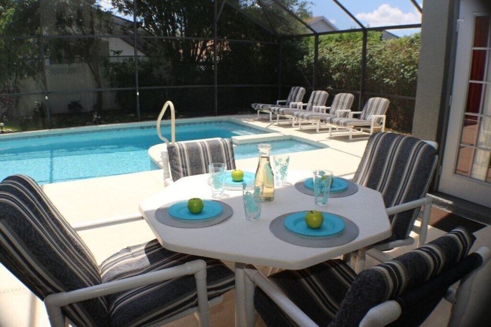 undefined Sun Kissed Delight! Lovely Pool & Spa! 4 Bedroom Home by RedAwning 7