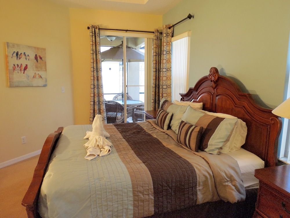 undefined Formosa Gardens Area Pool Homes by SVV 4