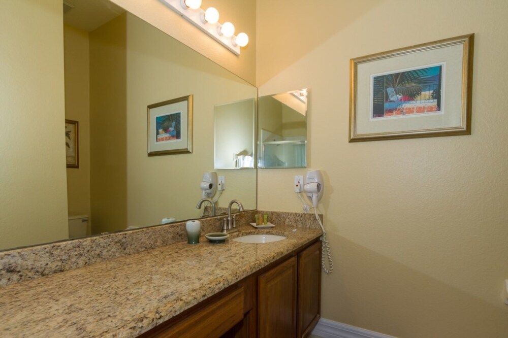 undefined Formosa Gardens 10