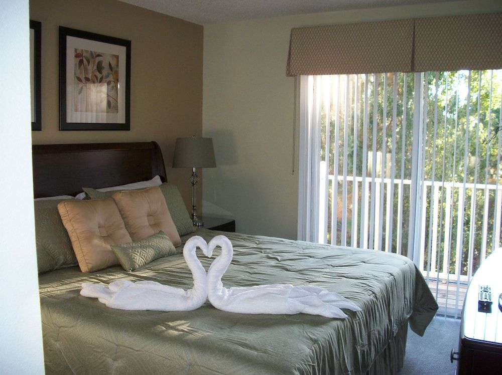 3BR 2.5BA Home in Emerald Island Resort by CV-8479 House, 3 Bedrooms 11