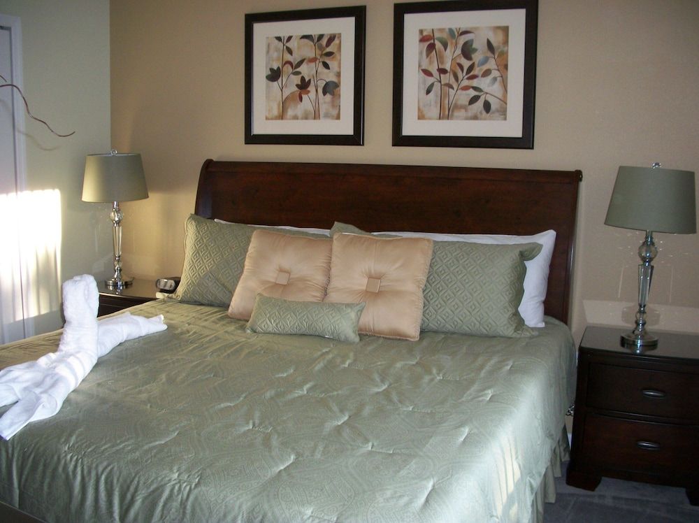 3BR 2.5BA Home in Emerald Island Resort by CV-8479 House, 3 Bedrooms 7